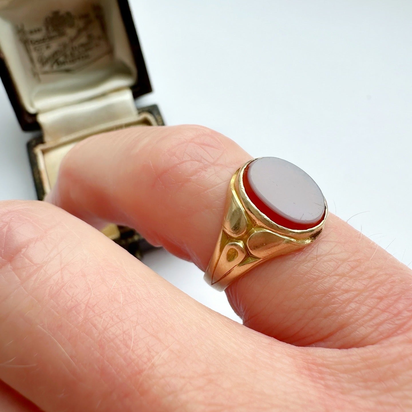 Antique 15ct & sardonyx signet ring