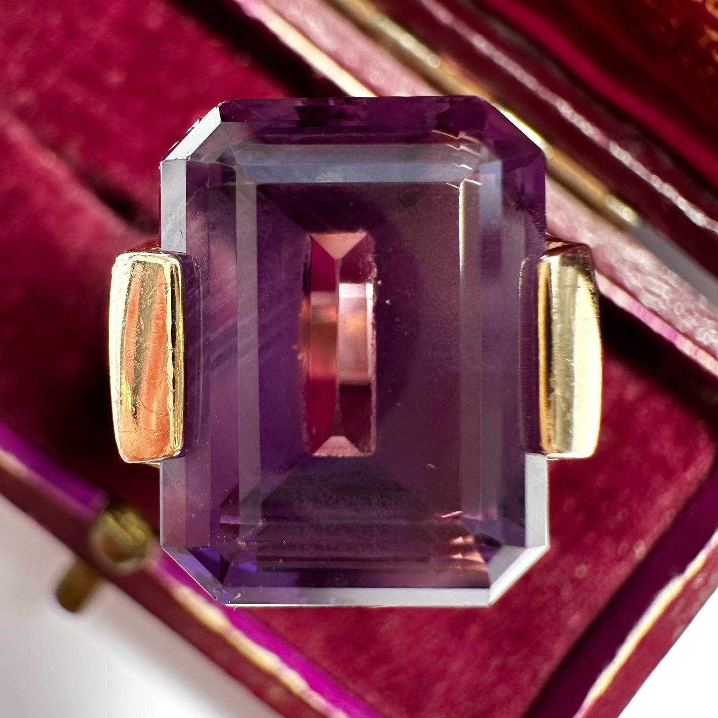 Vintage 18ct gold & amethyst cocktail ring