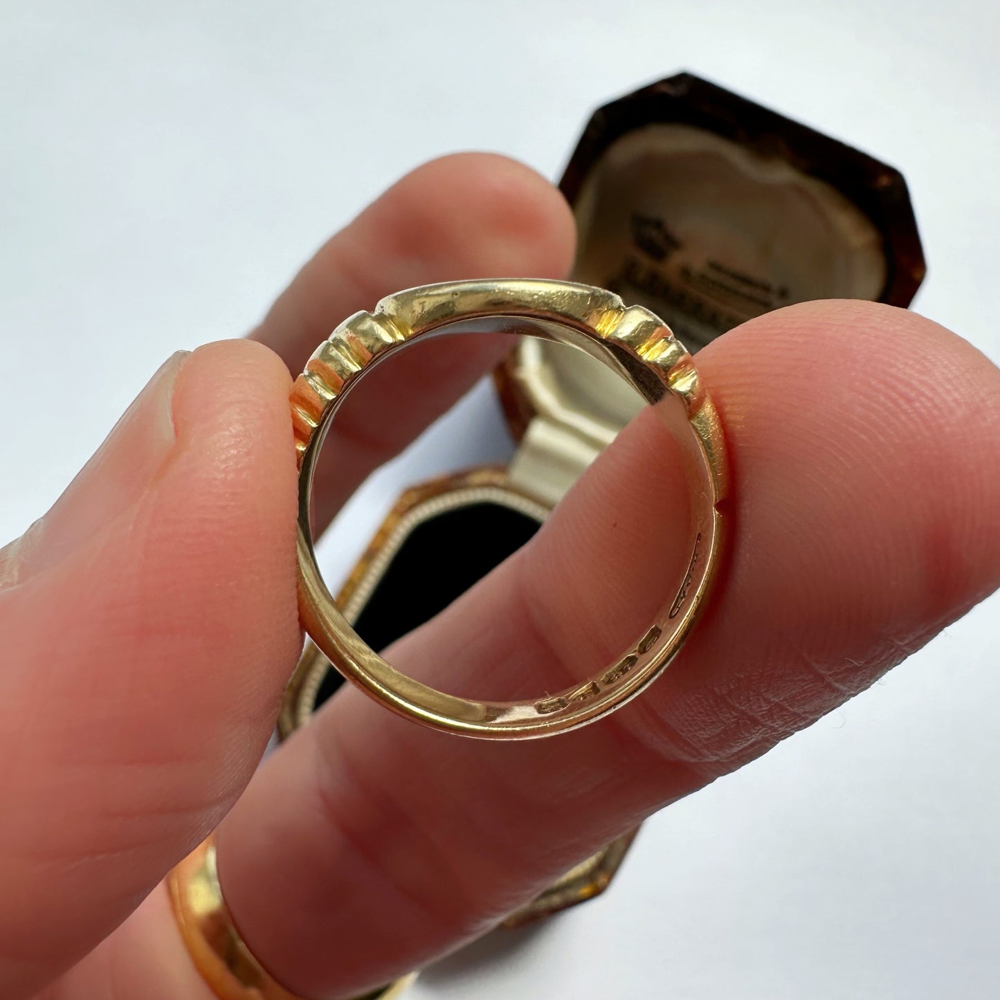 Antique 18ct gold signet ring