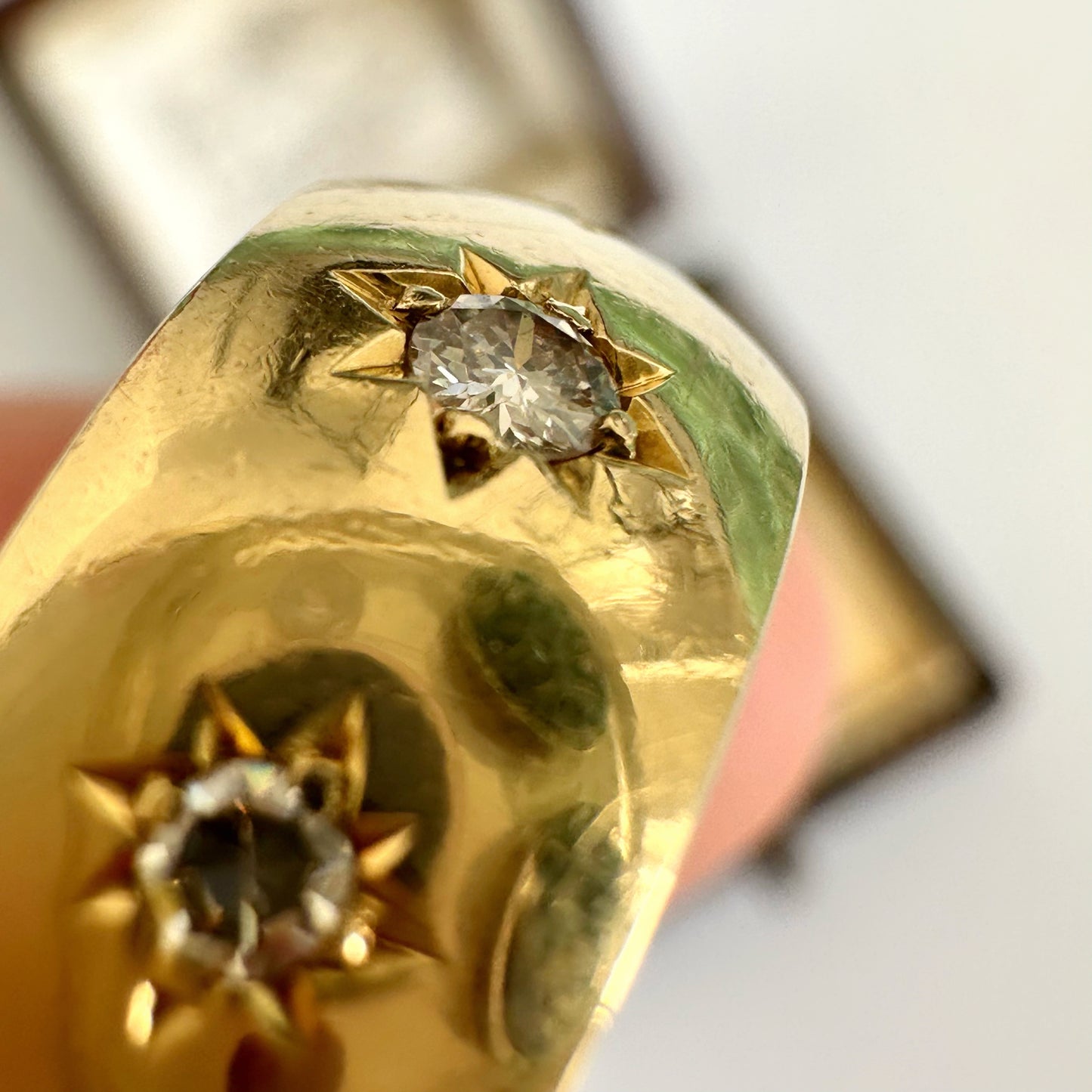 Vintage 18ct gold & starburst diamond band