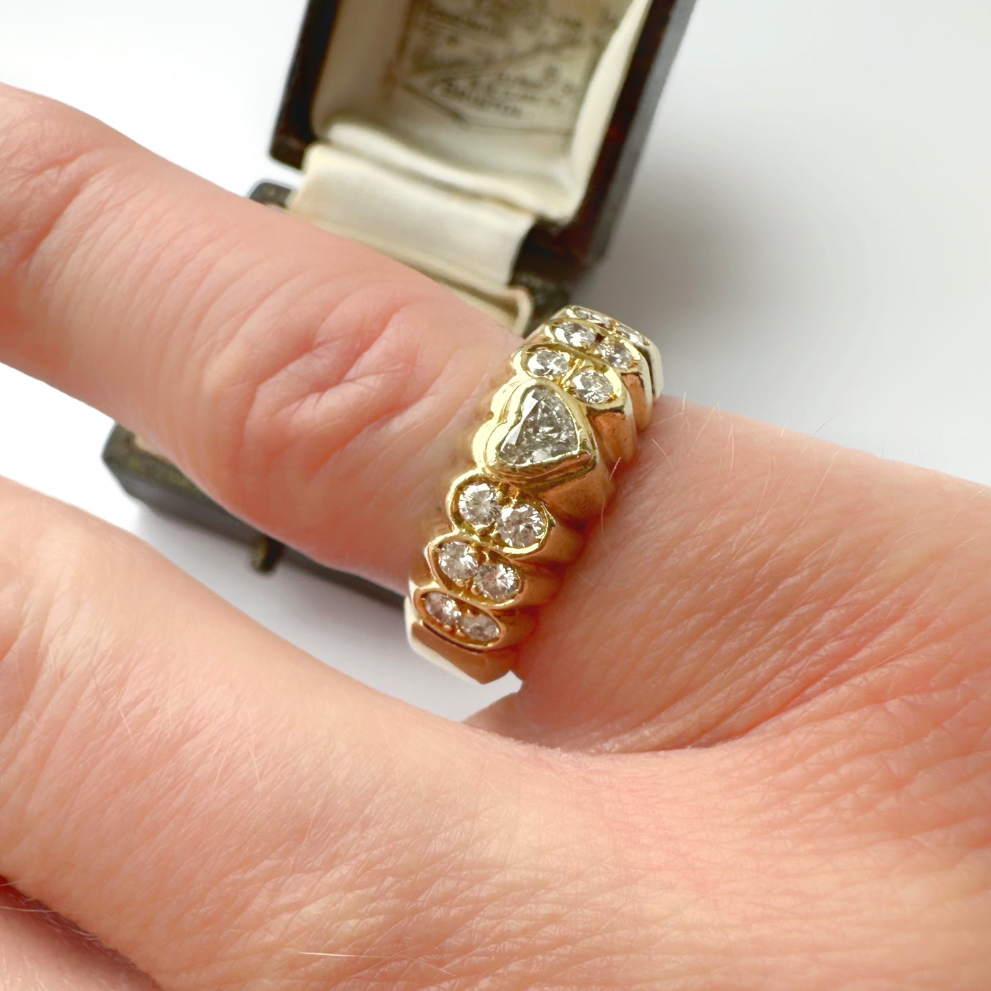 Vintage 18ct gold & diamond heart ring