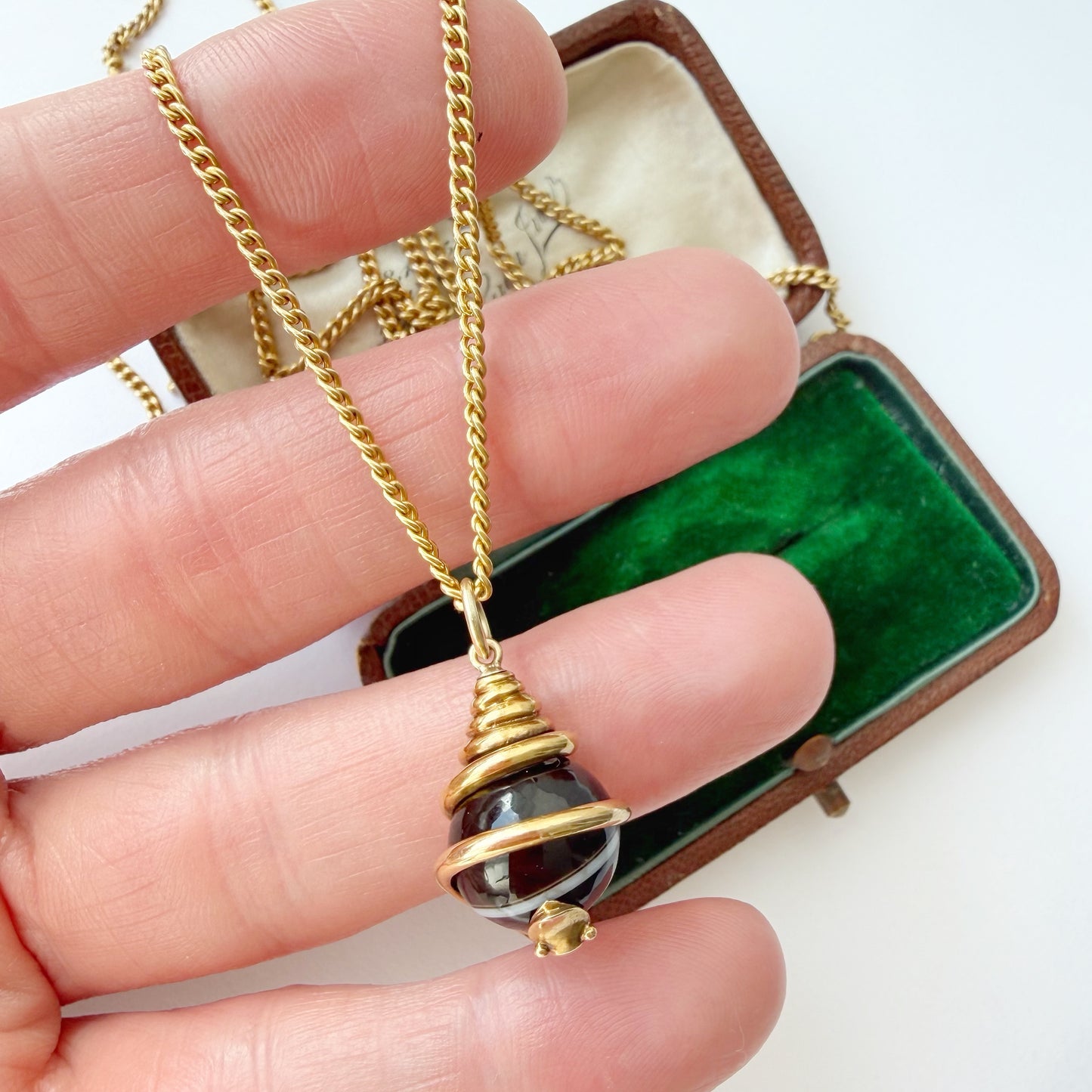 Victorian 18ct gold & banded agate snake charm