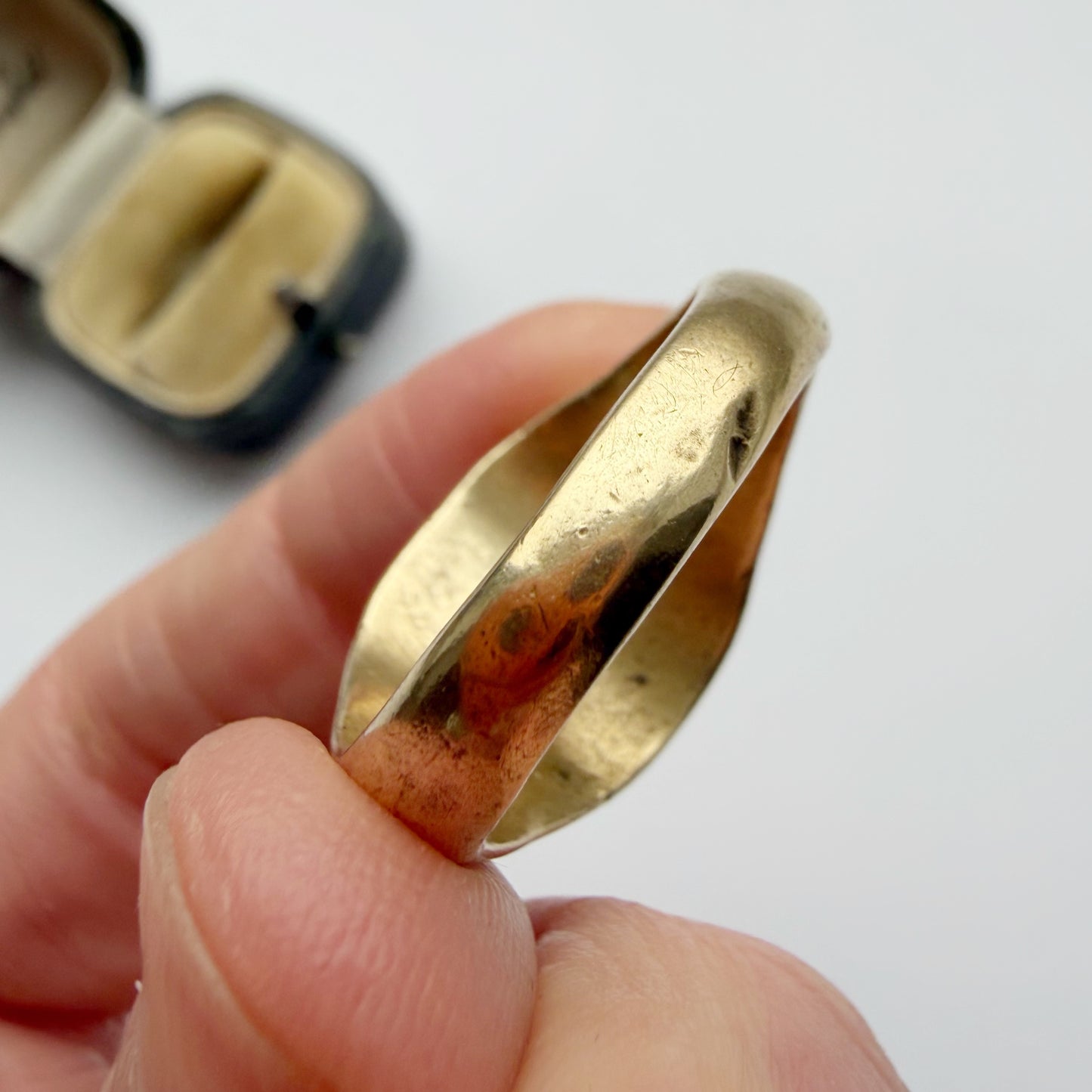 Vintage/antique base metal ship signet ring
