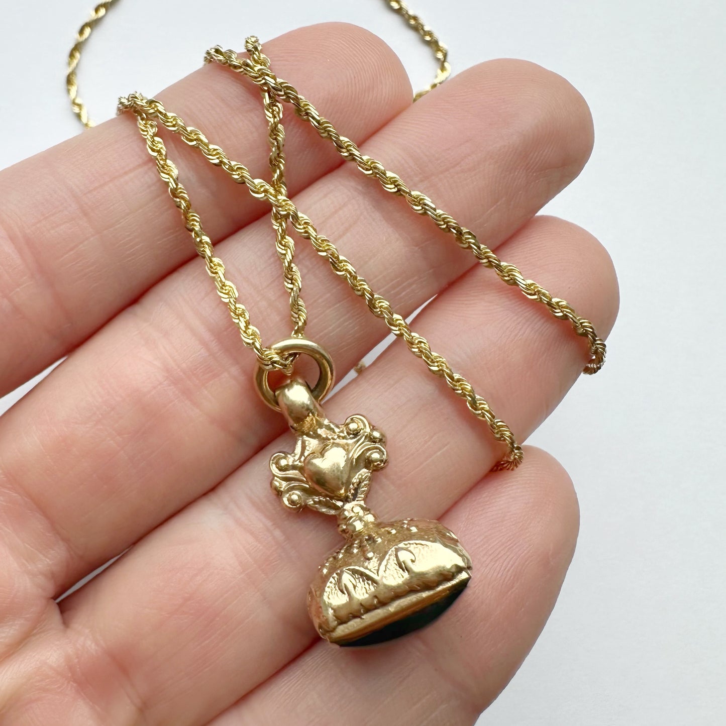 Vintage 9ct gold & bloodstone heart fob