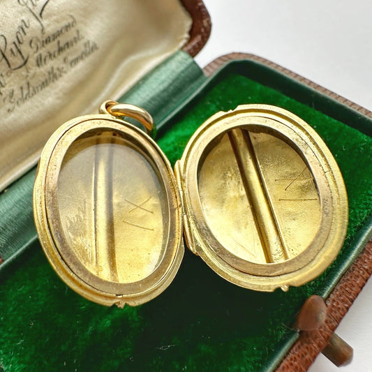 Antique 15ct gold locket