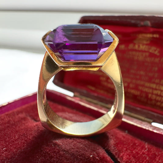 Vintage 18ct gold & amethyst cocktail ring