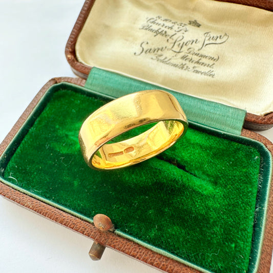 Vintage 22ct gold band
