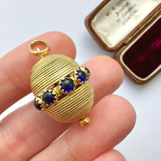Vintage 18ct gold orb pendant