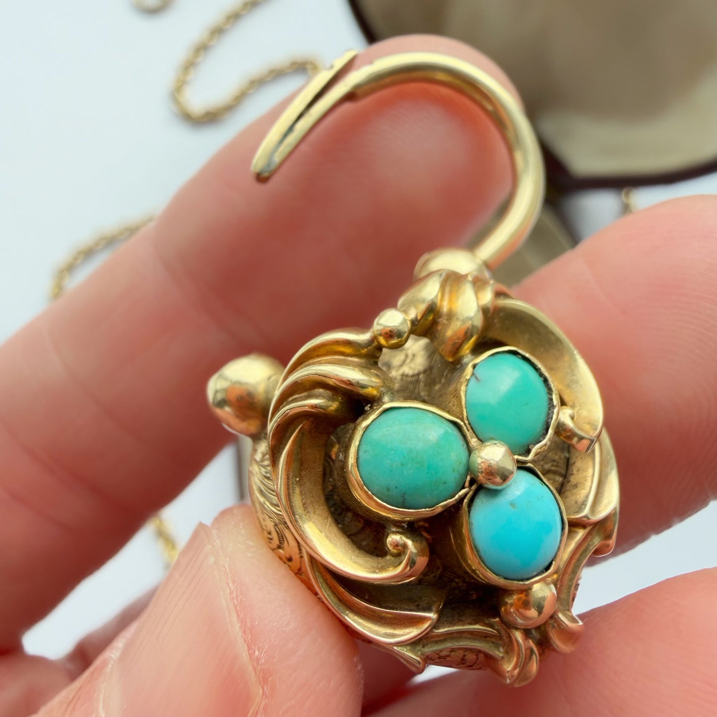 Victorian 15ct gold & turquoise heart padlock