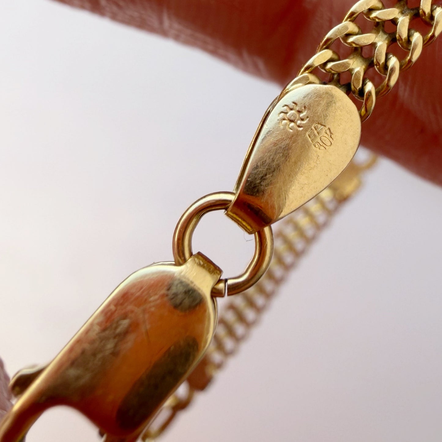 Vintage 18ct gold moon station bracelet