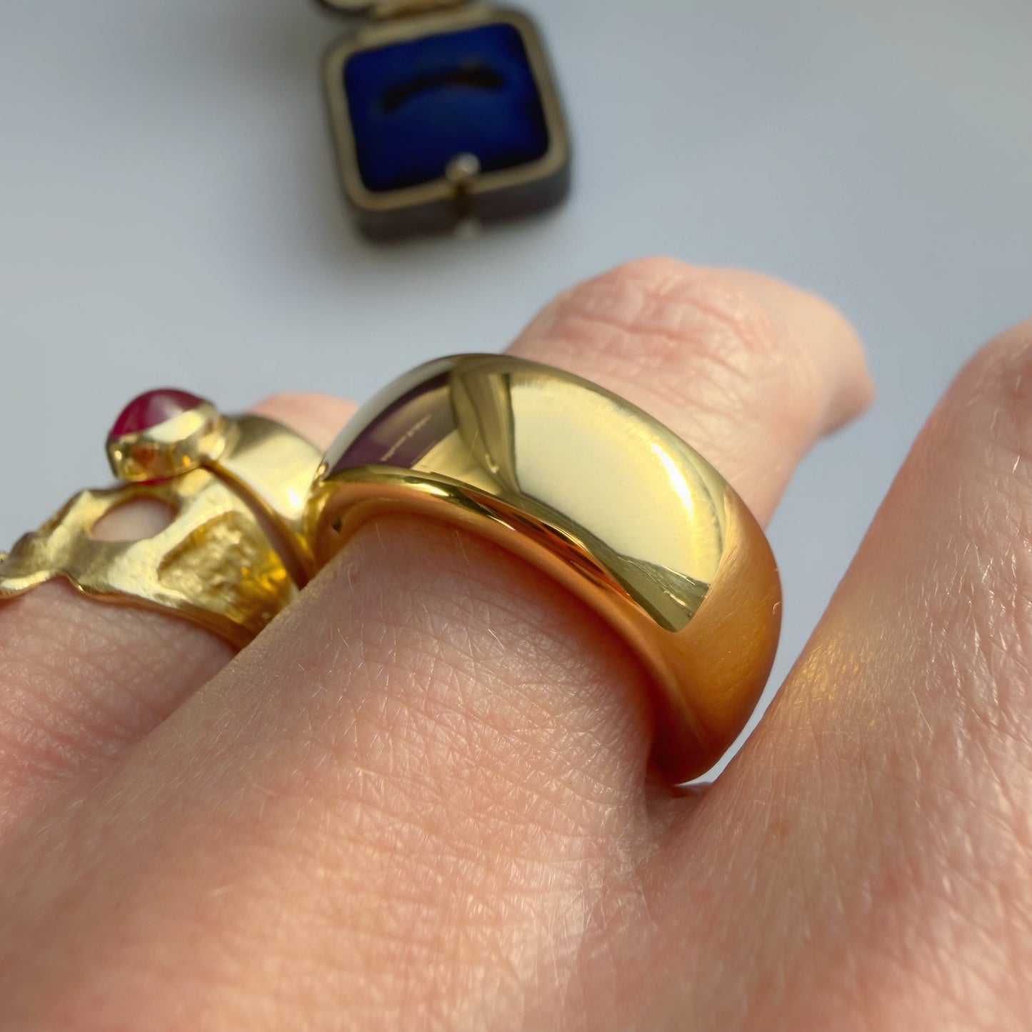 Pre-loved Pomellato 18ct gold donut band