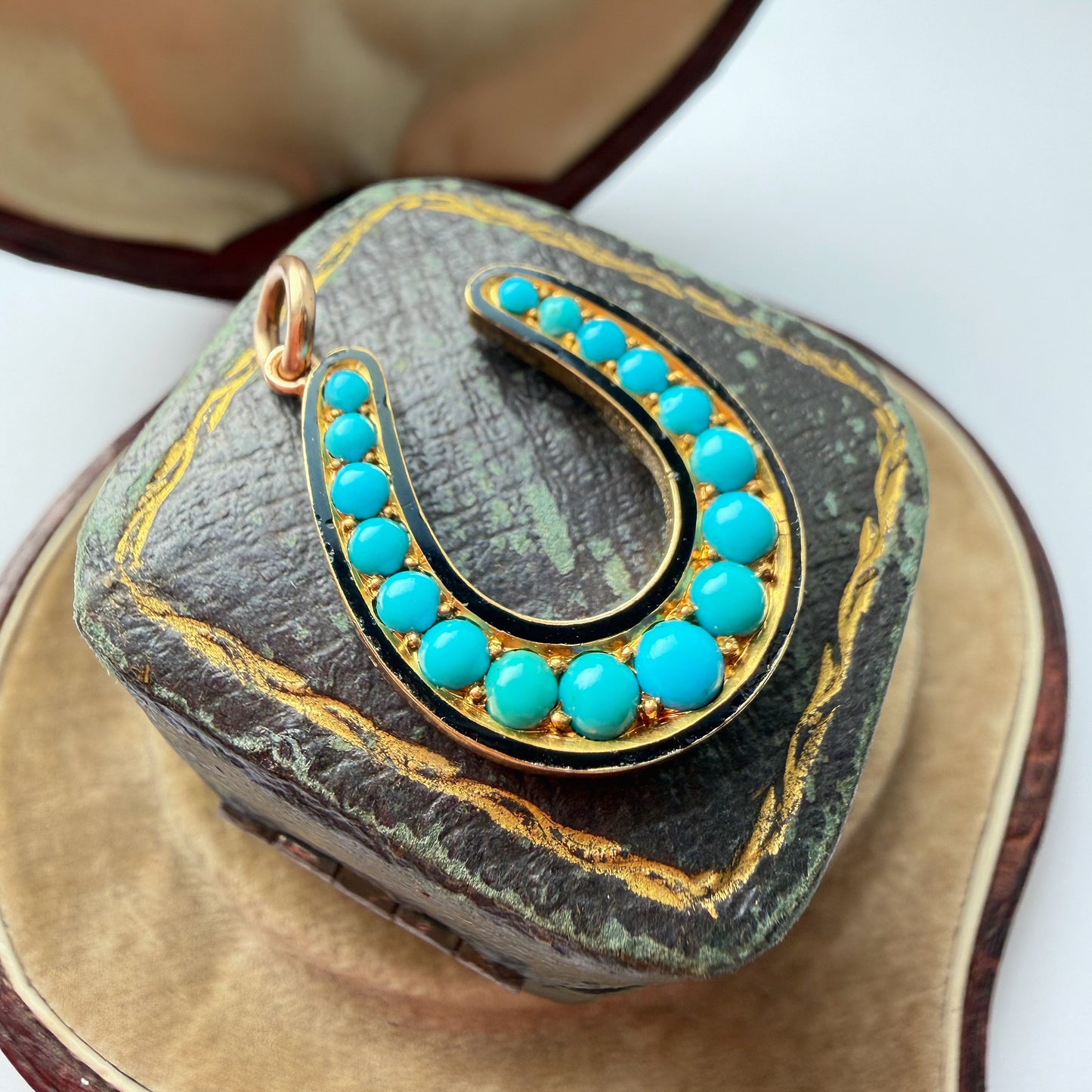 Victorian 9ct gold, turquoise & black enamel horseshoe pendant