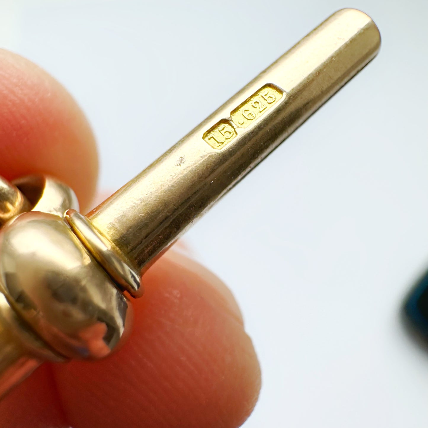 Victorian 15ct gold T-bar