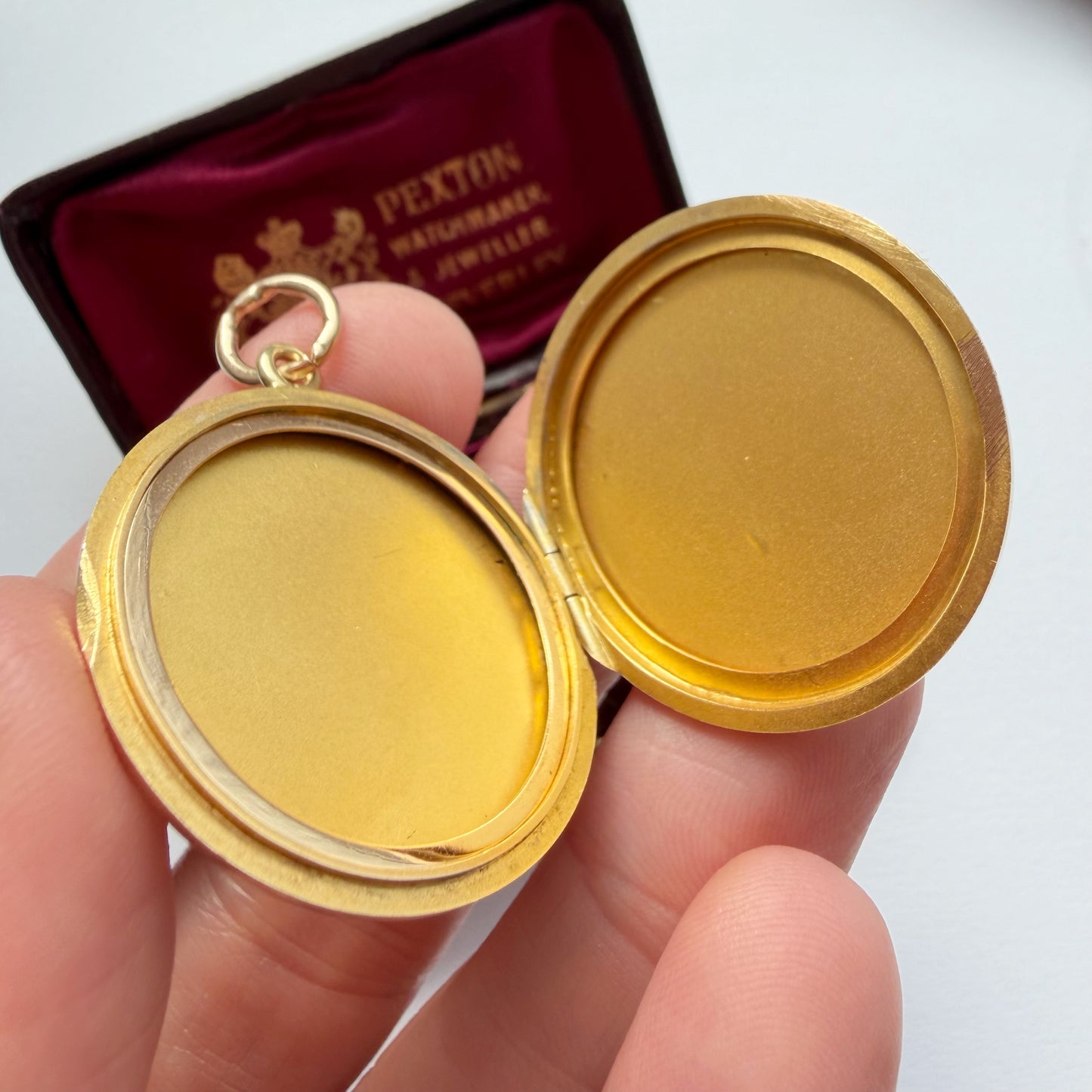 Antique 15ct gold locket
