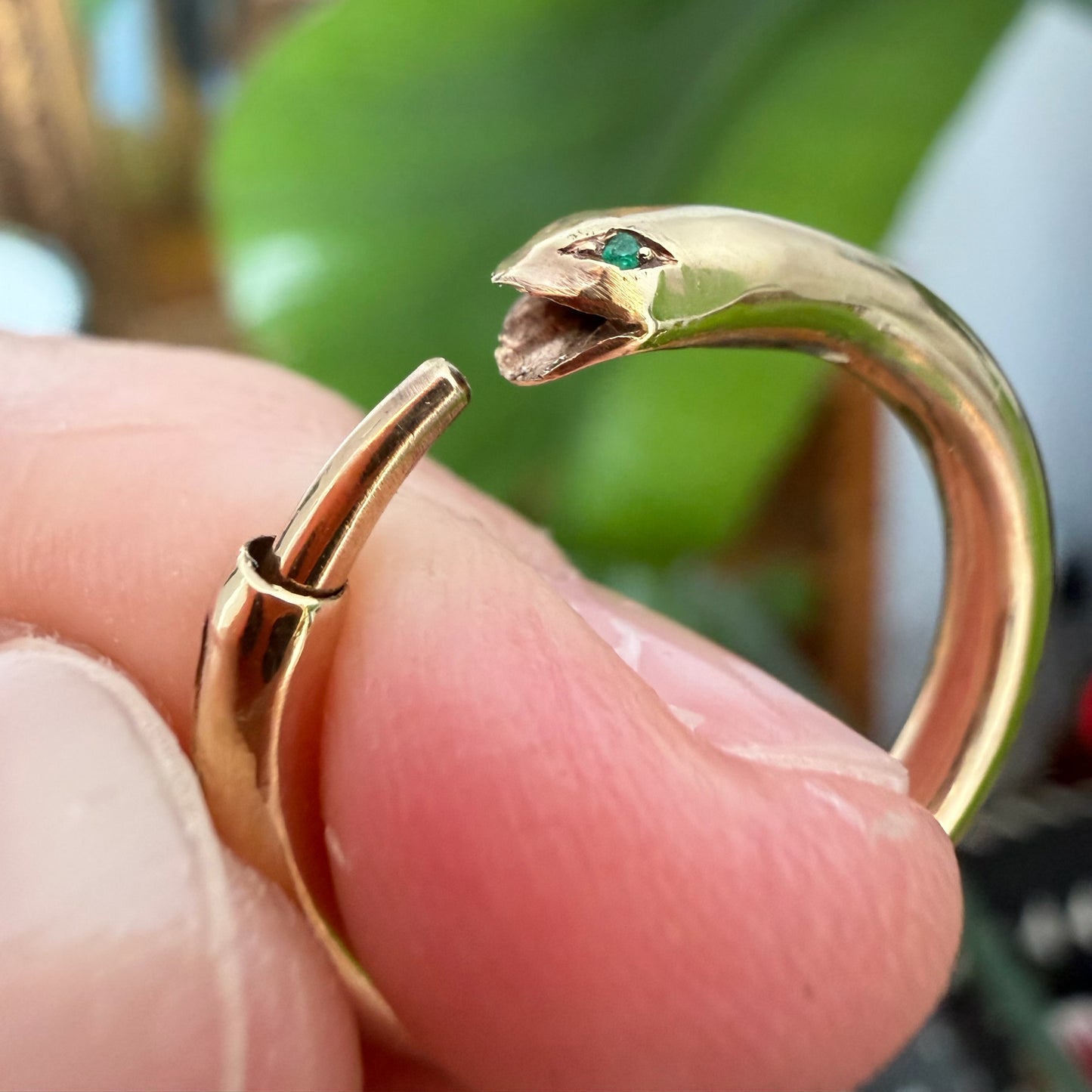 18ct gold & emerald ouroboros snake bolt ring
