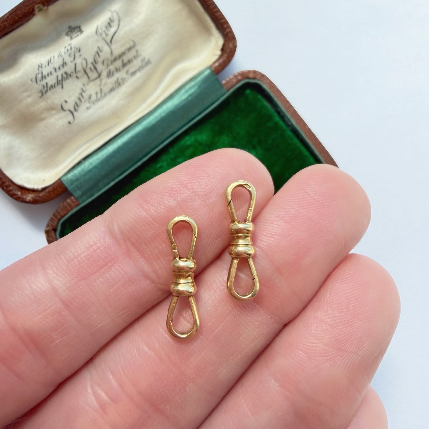 French antique 18ct gold double dog clip