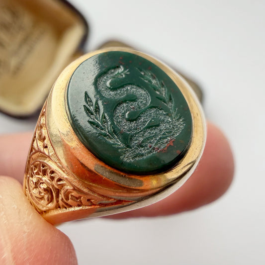 Vintage 9ct gold & bloodstone snake signet ring