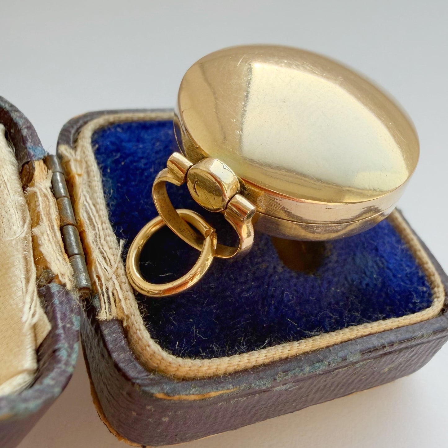 Antique 14ct gold locket