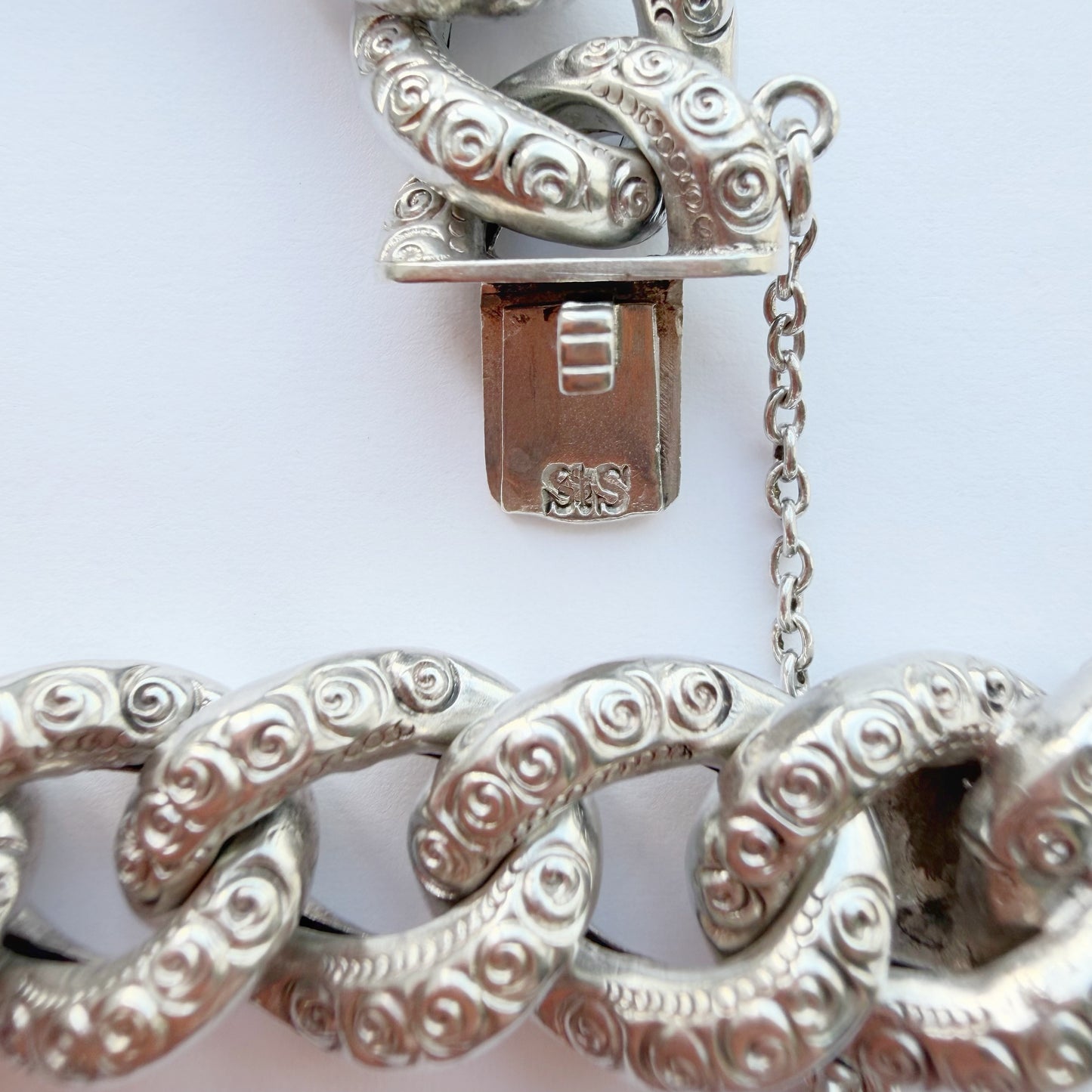 Antique decorative silver curb bracelet