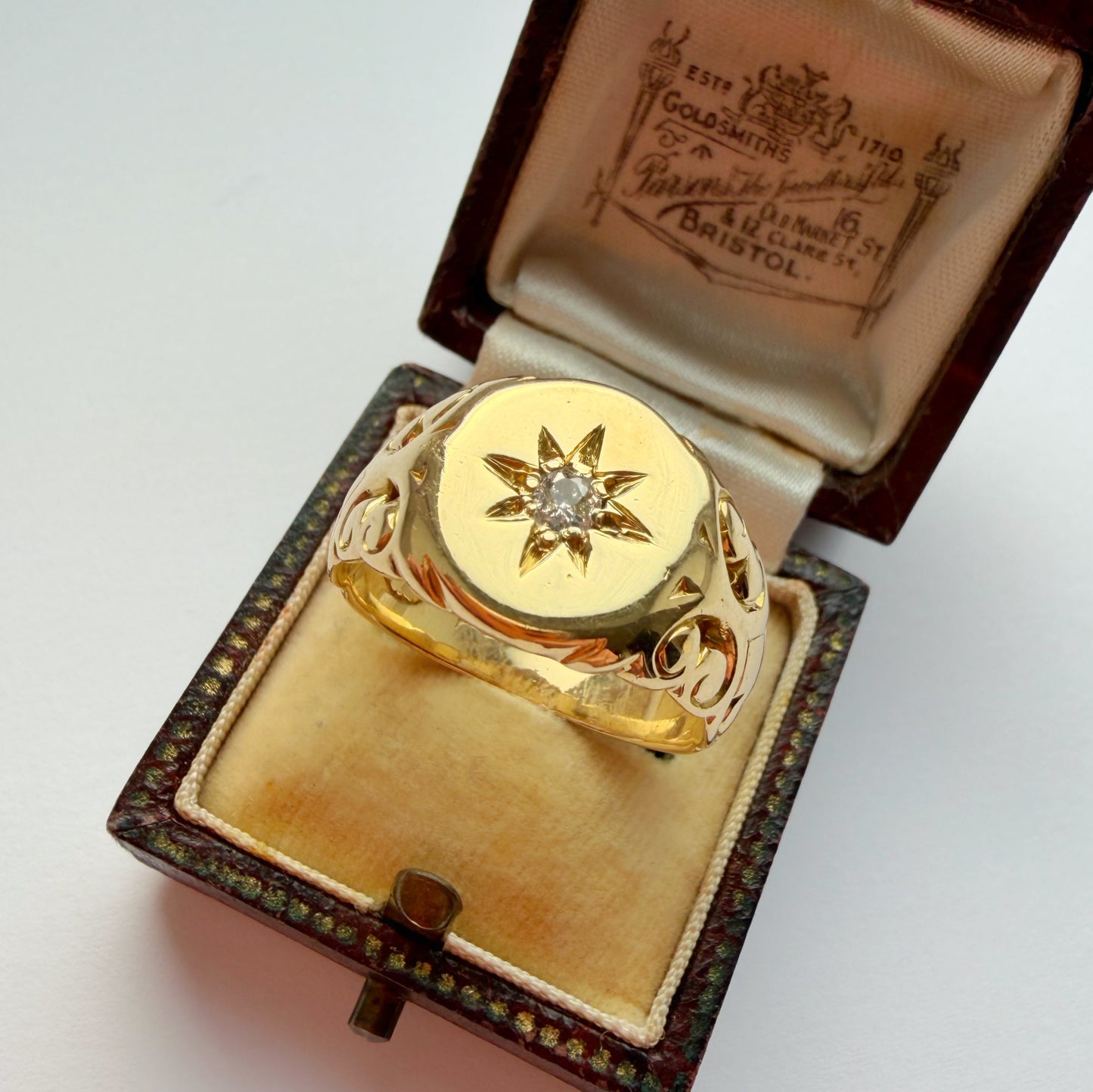 Antique 18ct gold & old cut diamond starburst signet ring