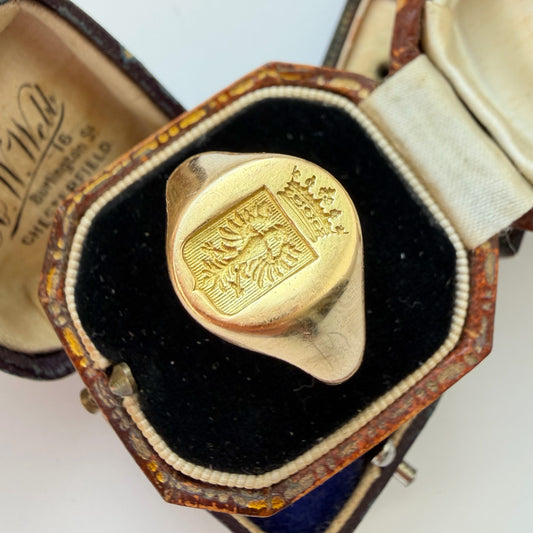 Vintage French 18ct gold signet ring
