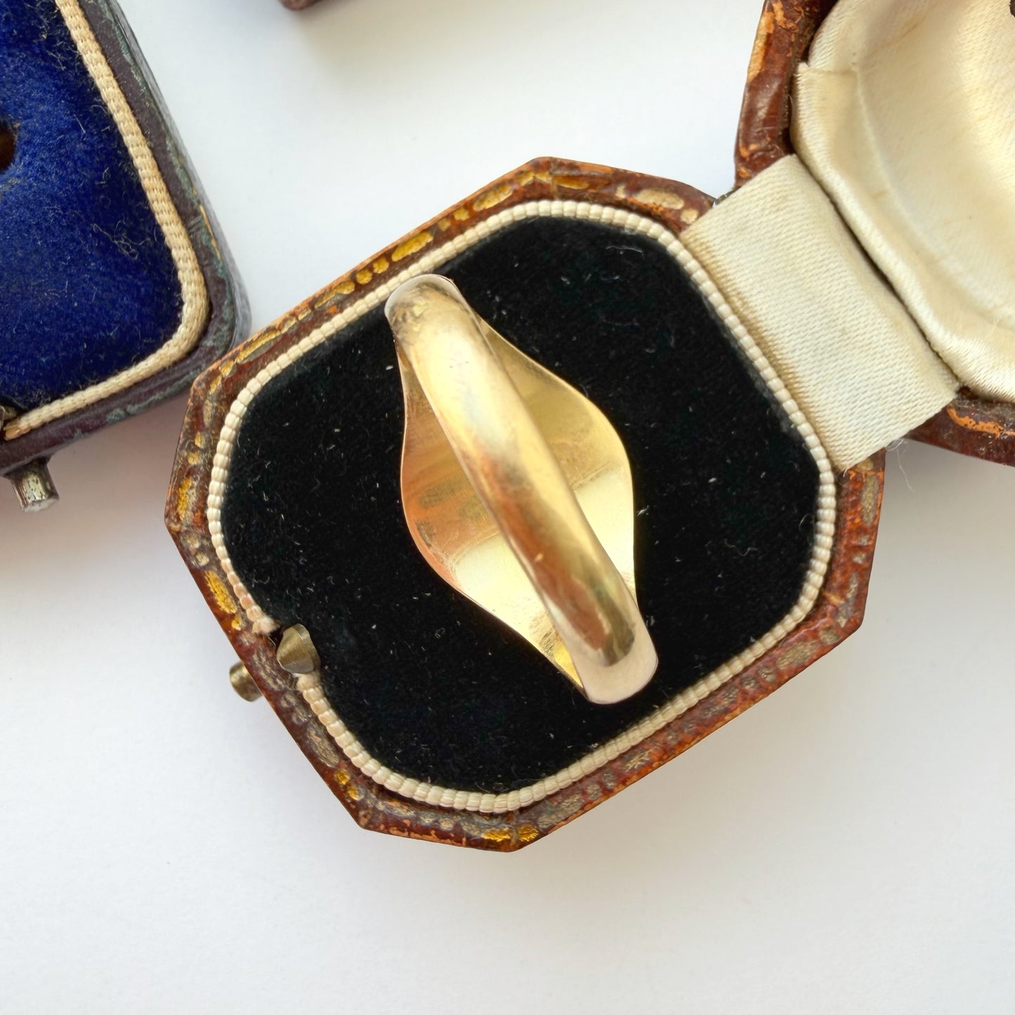 Vintage French 18ct gold signet ring