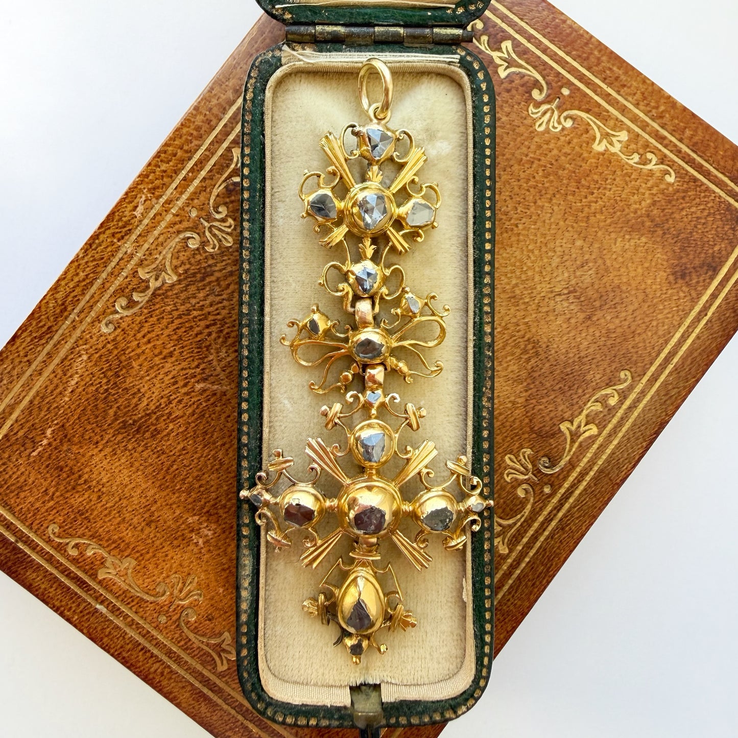 Spanish 18th Century high carat & diamond pendant