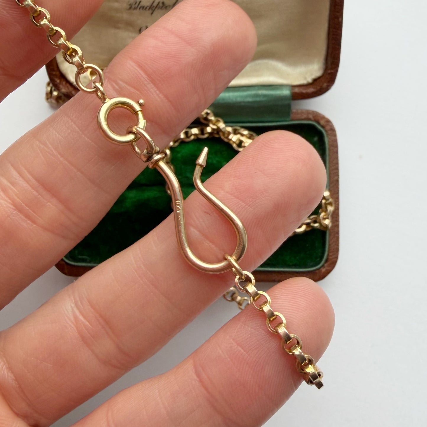 Victorian 9ct gold shepherd's hook charm