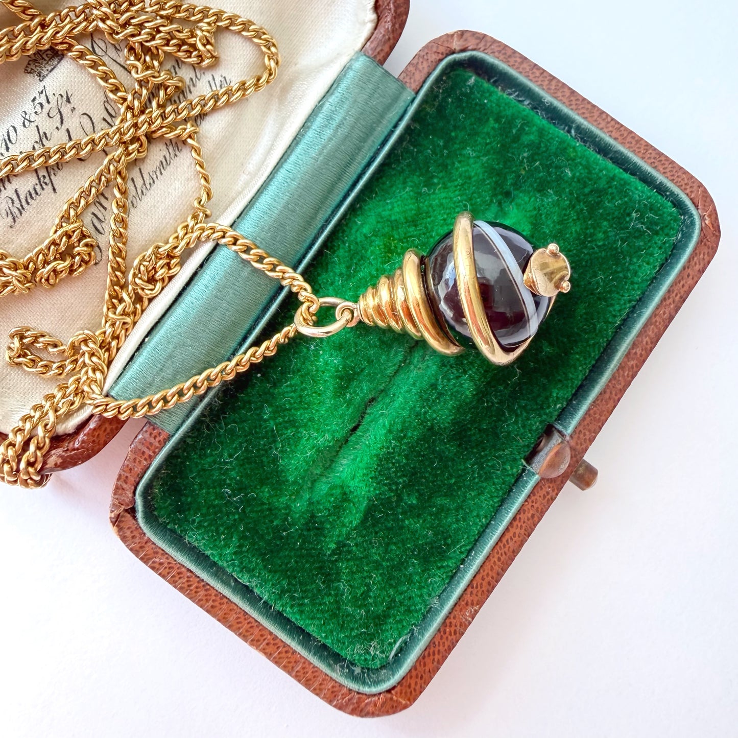 Victorian 18ct gold & banded agate snake charm
