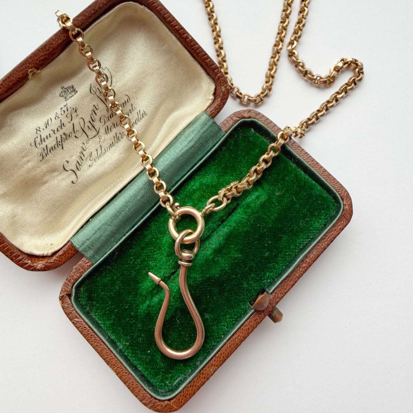 Victorian 9ct gold shepherd's hook charm