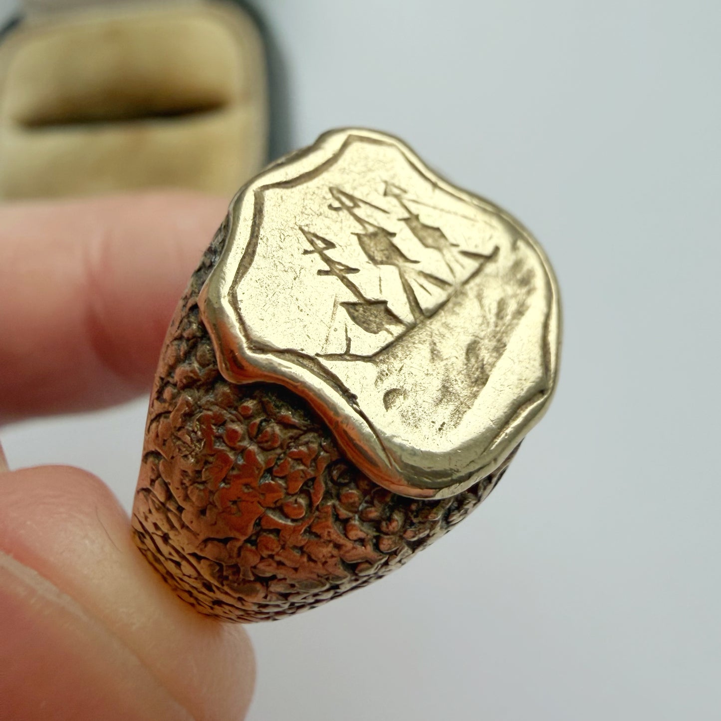 Vintage/antique base metal ship signet ring