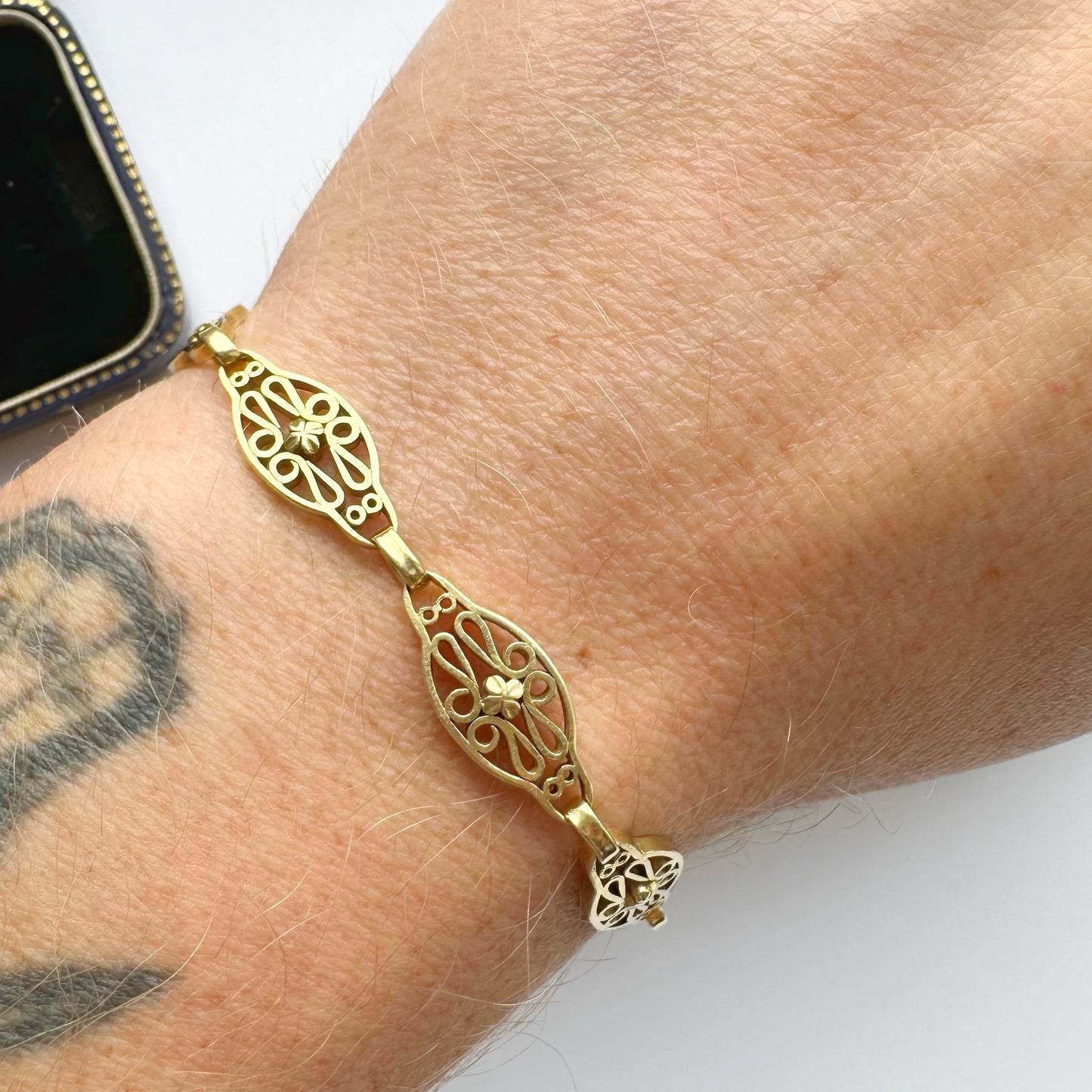 Antique French 18ct gold filigree lozenge link bracelet