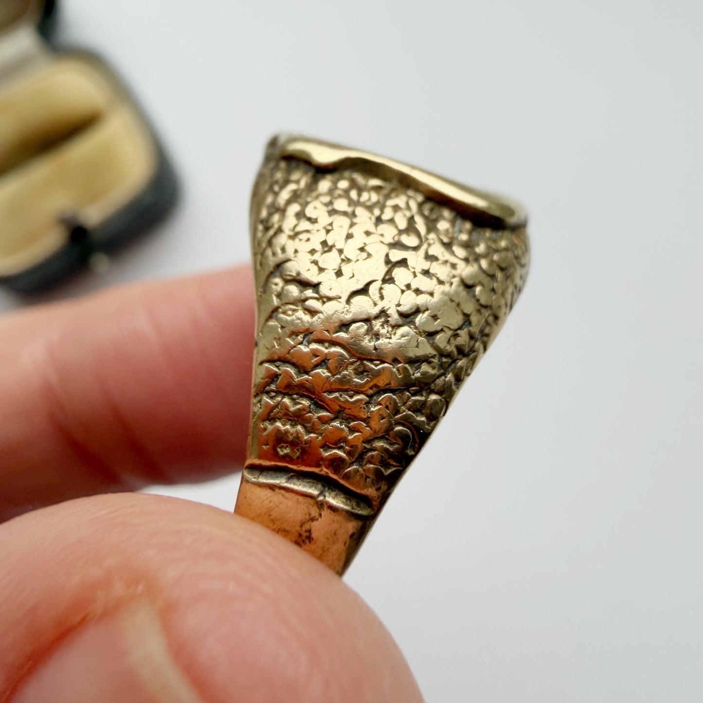 Vintage/antique base metal ship signet ring
