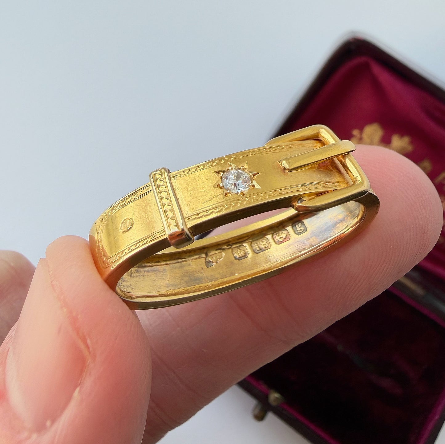 Edwardian 18ct gold & old cut diamond scarf tie
