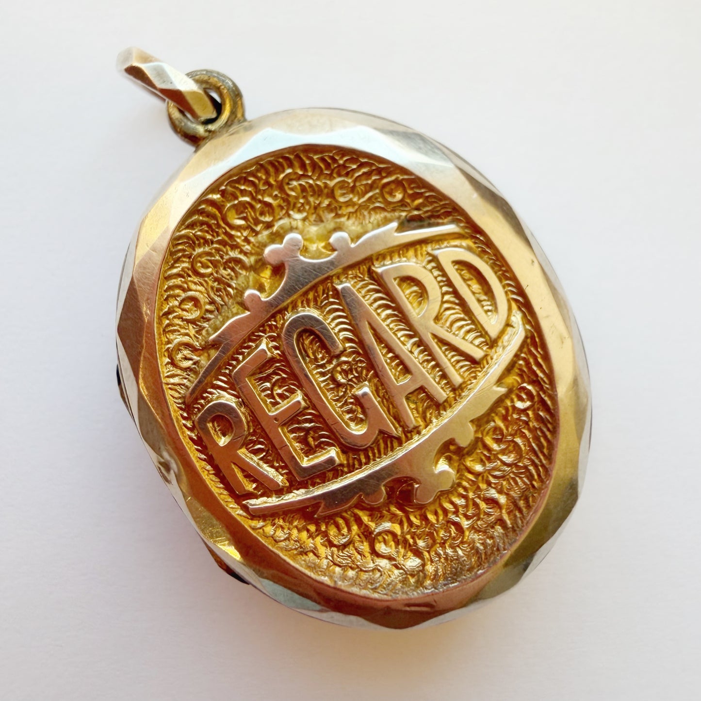 Victorian 9ct gold REGARD locket