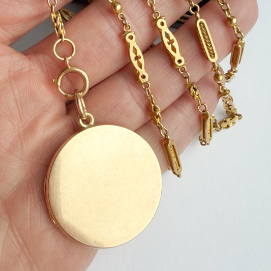 Antique 15ct gold locket